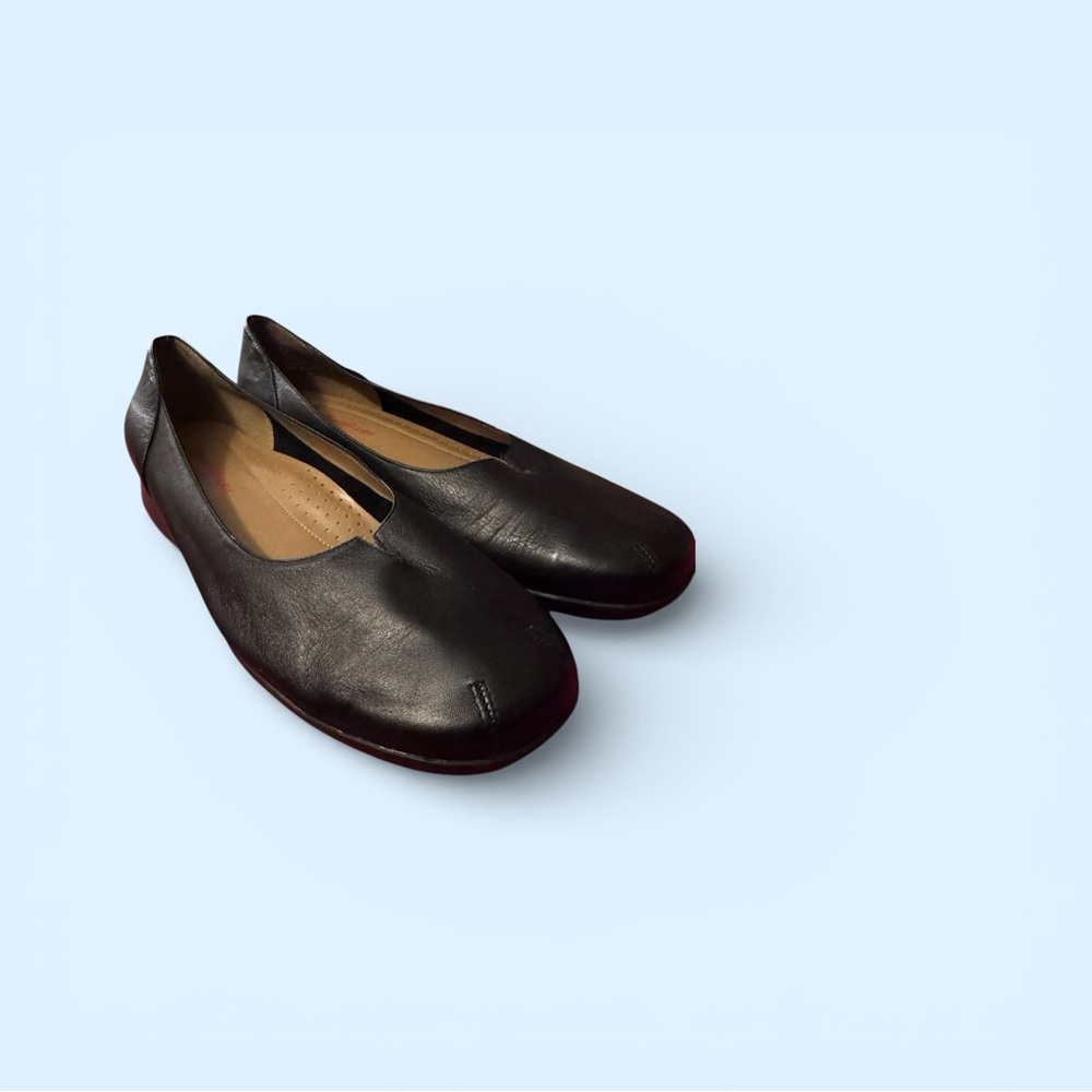 Naturalizer Black Leather Loafers